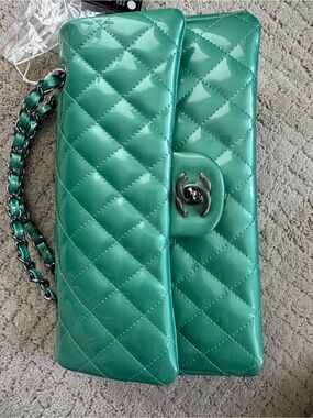 CHANEL Quilted Patent Shoulder Bag in Green Teal Pearl like new